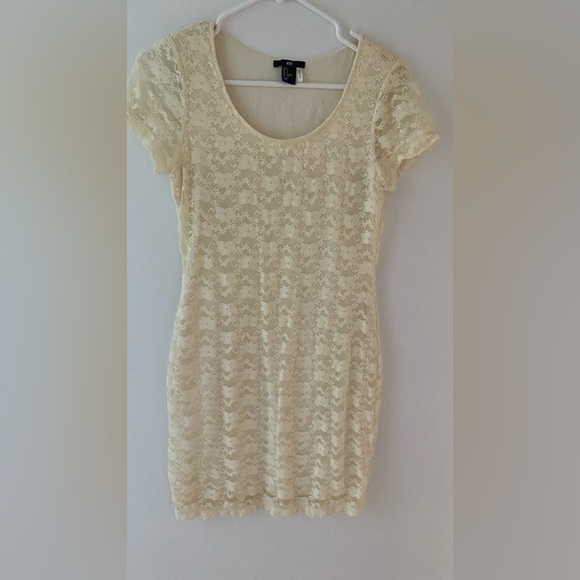 H and M off white lace dress. - Picture 1 of 3
